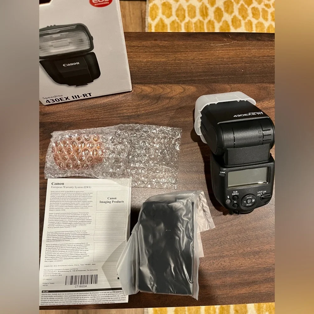 Canon black Flashlight 430EX III-RT